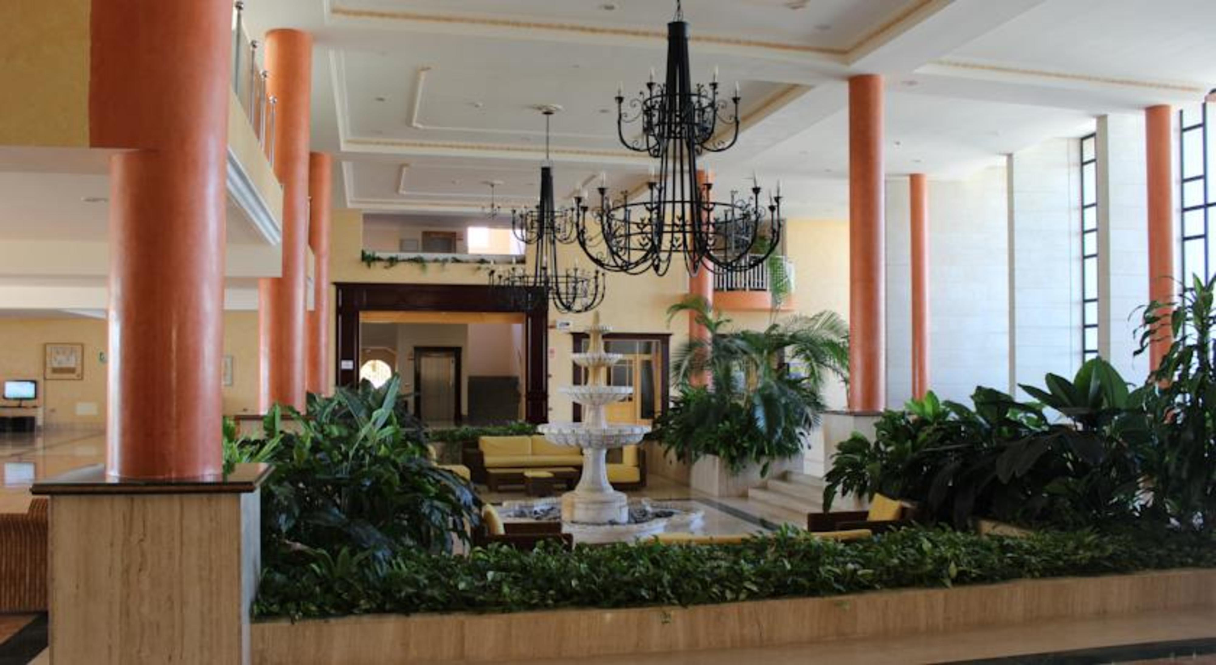 Grand Muthu Golf Plaza Hotel & Spa ซานมิเกลเดียโบนา ภายนอก รูปภาพ